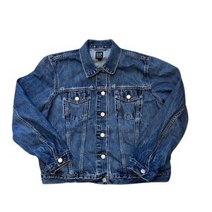 Gap denim slightly distressed button up trucker jacket size Jr’s XL